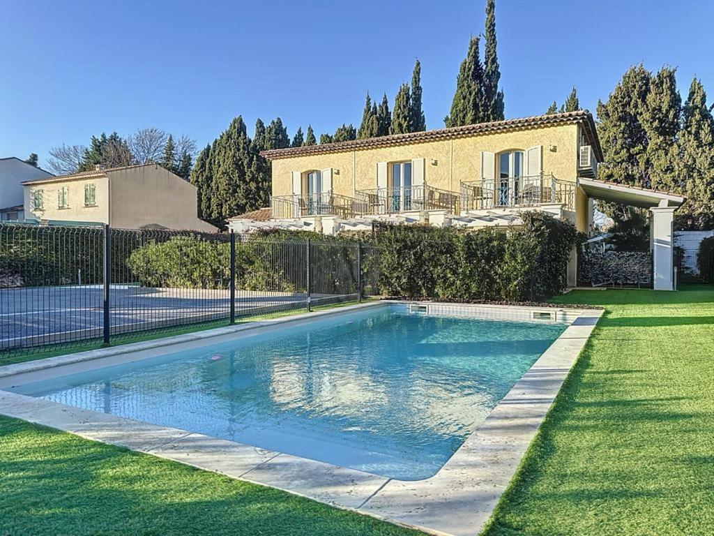 Le Clos De Saint Aygulf Exterior photo